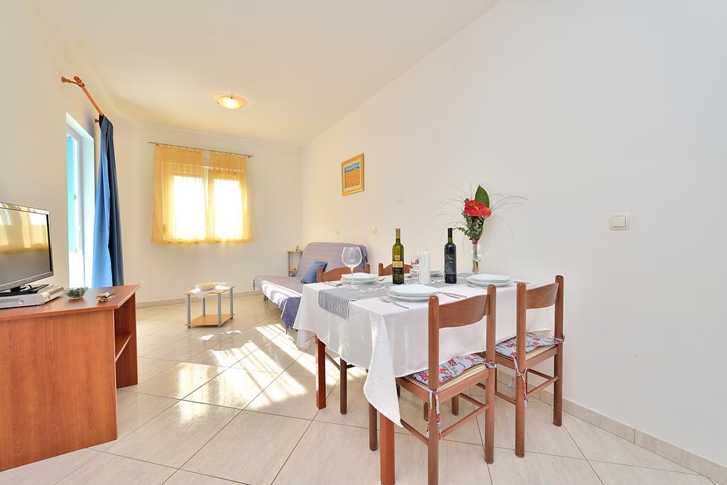 Sara Apartment Petrcane