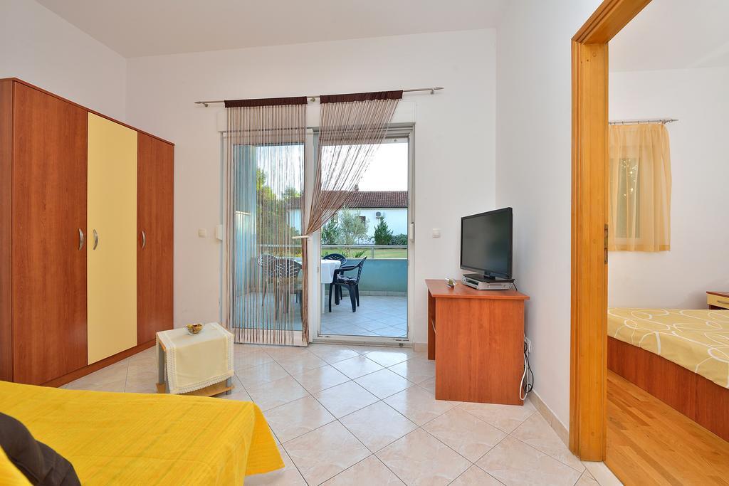 Sara Apartment Petrcane